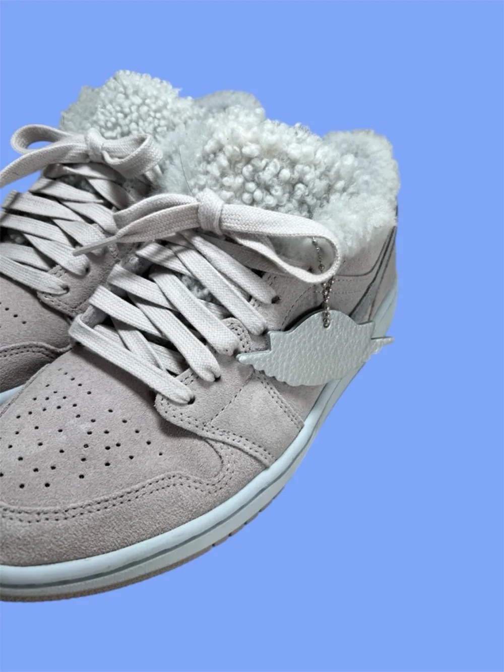 Nike Jordan 1 Low Sherpa - Picture 4 of 4